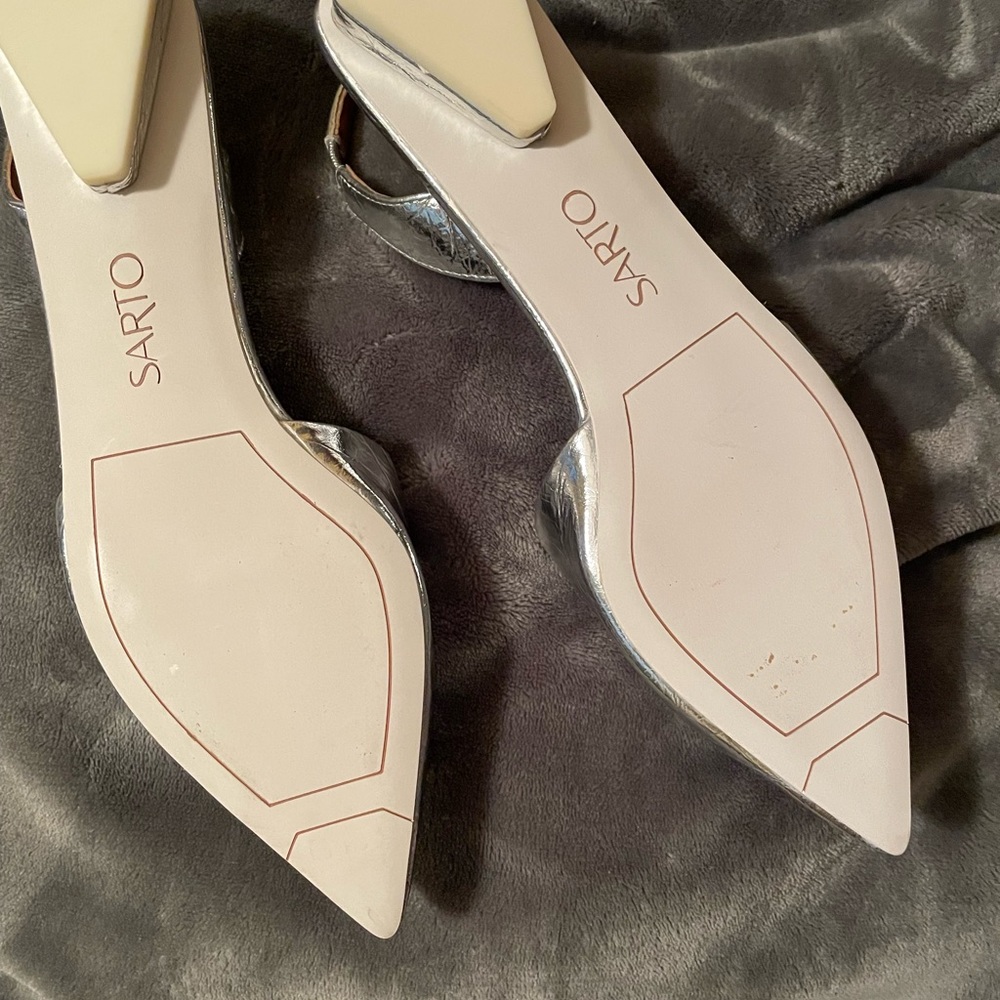 Unique Silver Flats - Picture 3 of 4